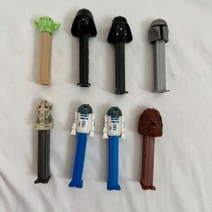 8 Star Wars PEZ dispensers